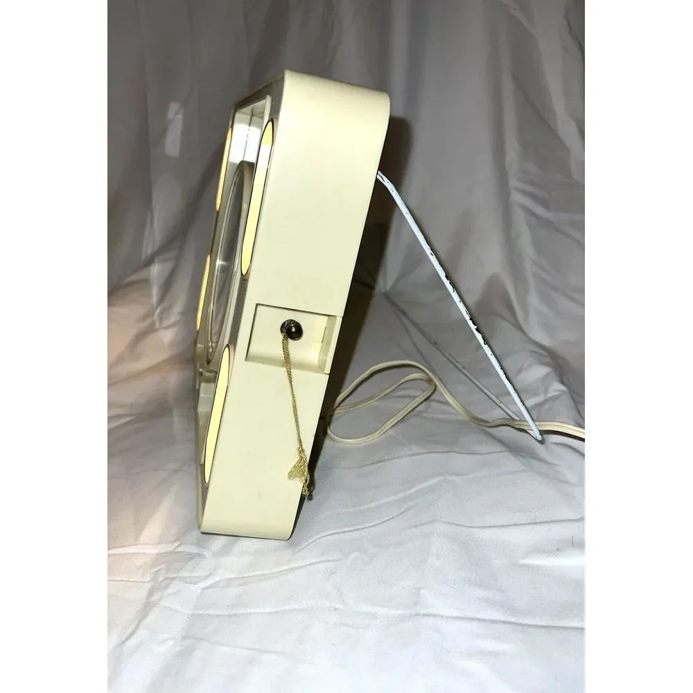 Femme-Lite Traveler Vintage Light Up Electric‎ Make Up Beauty Mirror W/Case Rare